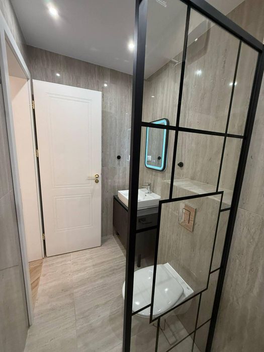 Дава се под наем Тристаен апартамент в София, Витоша - 140 кв.м за 1299 € - Снимка #9