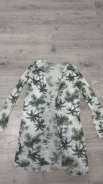 Продам купальник с накидкой