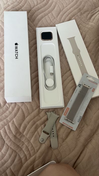 Apple Watch SE  40мм,