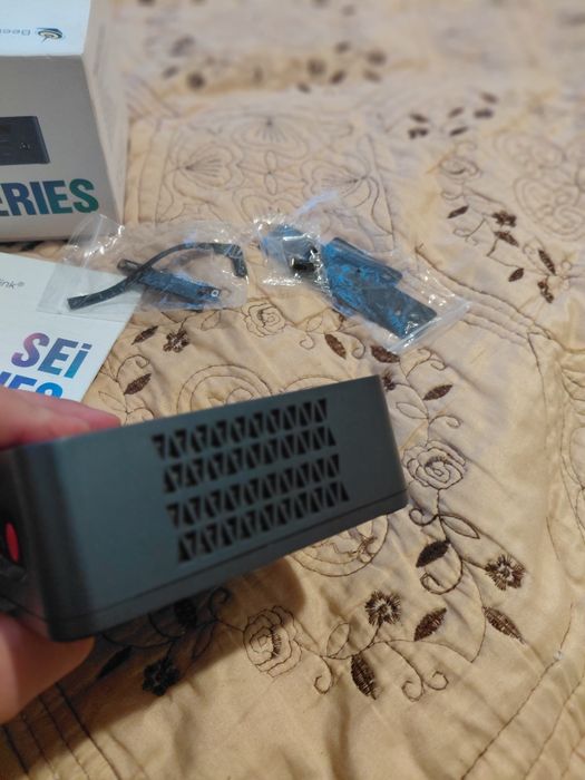 Dau beelink sei8 cu toate accesoriile