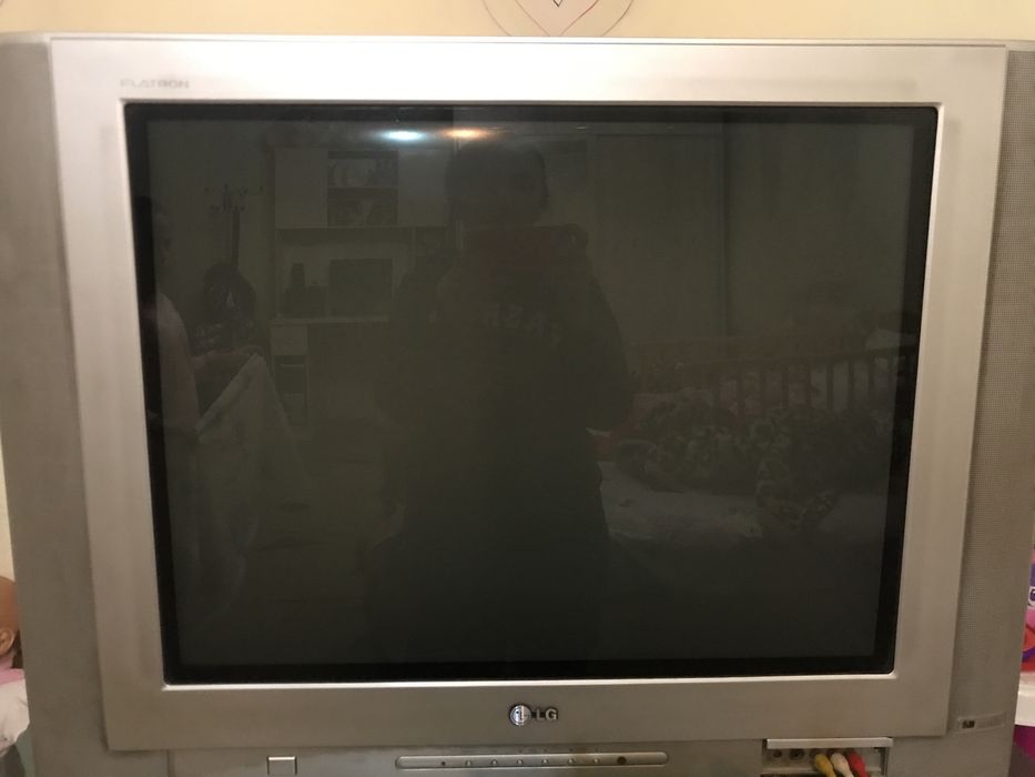 LG телевизор
