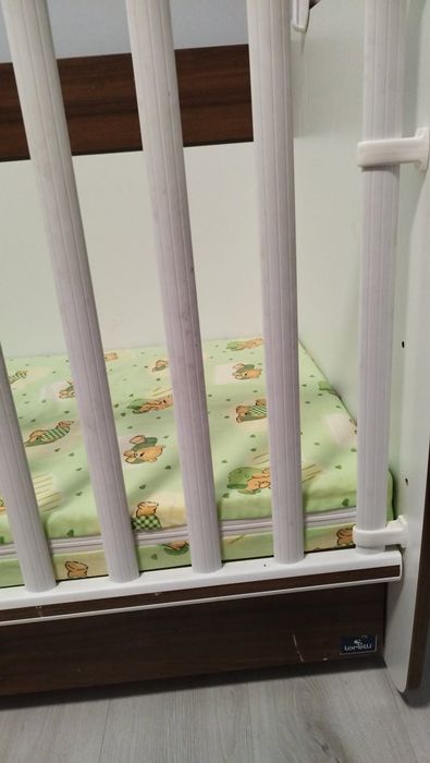 Детска кошара Lorelli с люлеещ механизъм