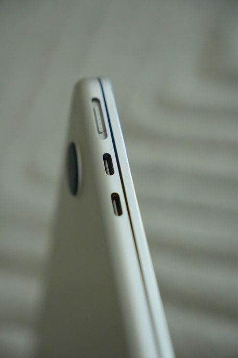 Apple MacBook Air M2 13.6” | Starlight