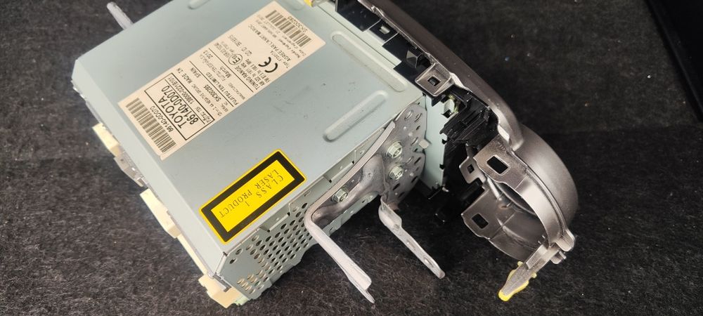 Навигация Тойота Ярис хибрид