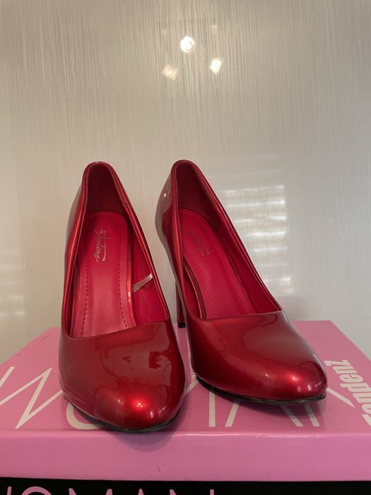 Официални обувки на висок ток