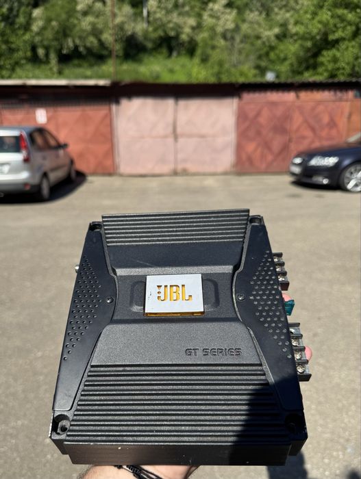 Vând suboofer Jbl + statie