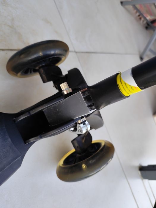 Trotineta cu lumini Fun Pro 4-6 ani