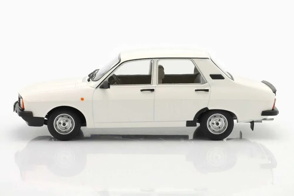 Дачия 1310 Л Triple9 Мащаб 1:18 метал и пластмаса