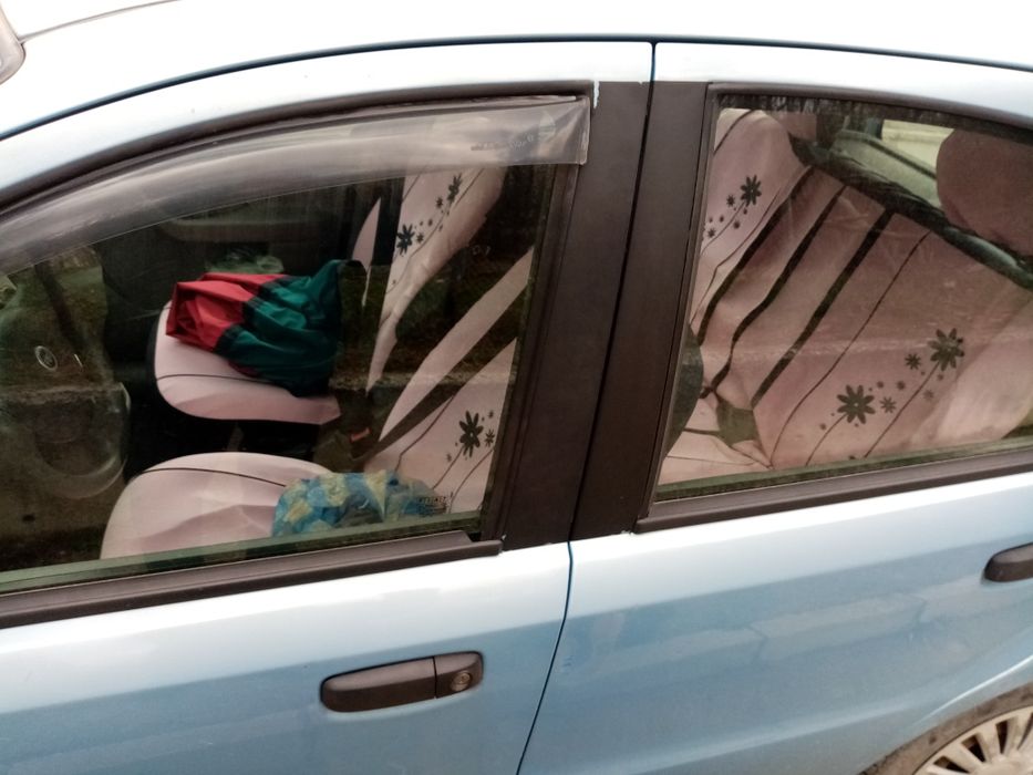 Продавам лек автомобил фият панда газ /бензин, ела. стъкла, нова газов