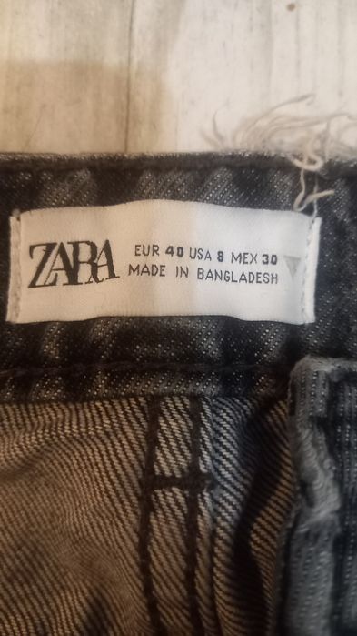 Женски боти, размер 36, и дамски накъсани дънки цена 30 лв