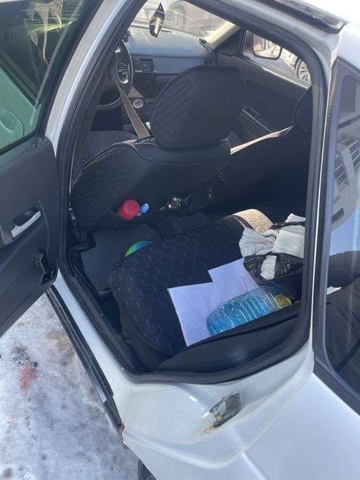 Продам приору 2012 год