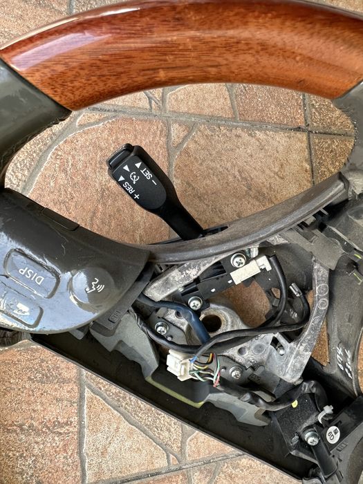 Продаю руль от  Lexus ES350