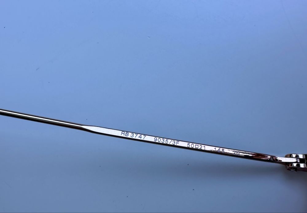 Ray Ban RB3747 50-21 син градиент