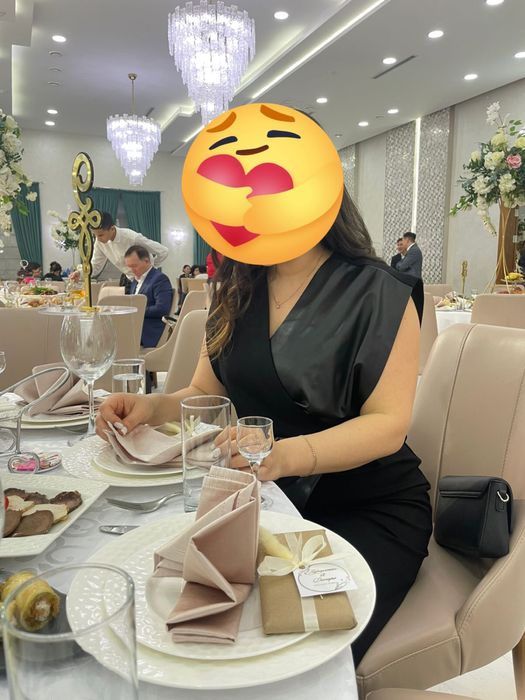 Продам шикарные платья 44/46 размер