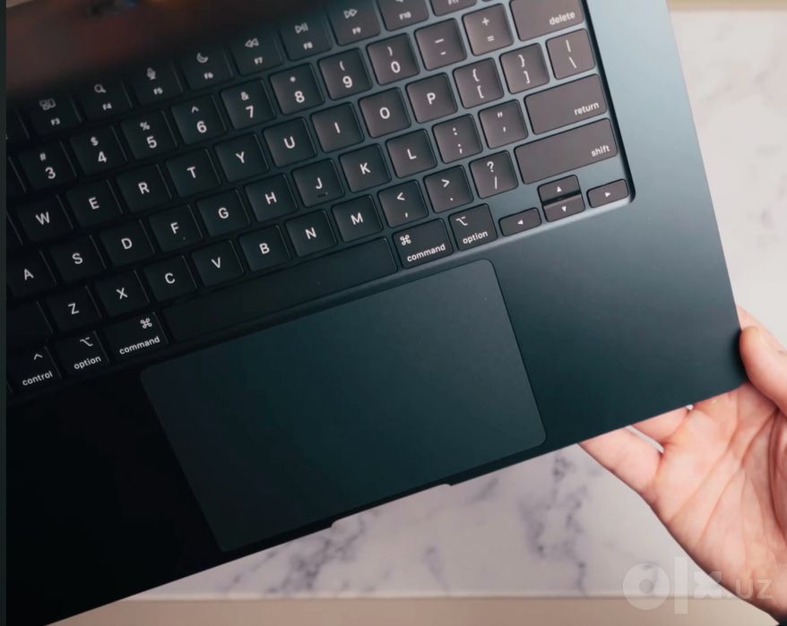 MacBook Air M3 99% 15 inch 16/256
