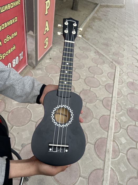 укулеле черный матовый цвет