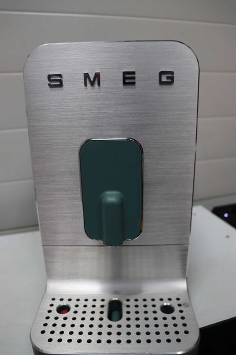Smeg BCC01EGMEU Кафемашина за еспресо, зелено-матово