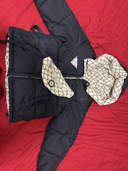 Продам куртку на девочку.