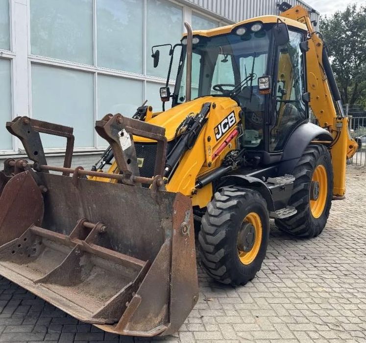 Комбиниран багер JCB 3CX | 2011 г. | 4x4 | 4 720 моточаса | 4-в-1