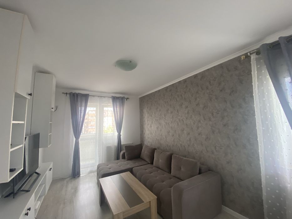 Inchiriez ap 3 camere +loc parcare Militari Residence
