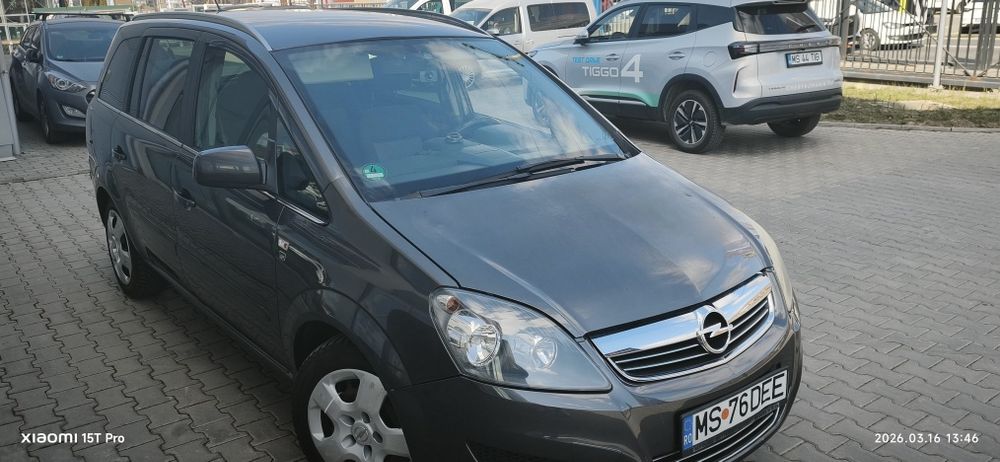 Opel Zafira B  2010,Benzina,
