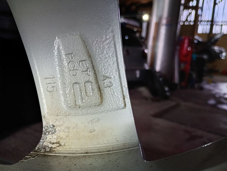 Хюндай,Датчия,Кия джанти със летни гуми 215/55/17 7J ET 43 5x115 цо 6