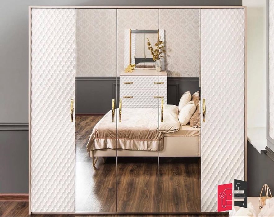 Спальный гарнитур