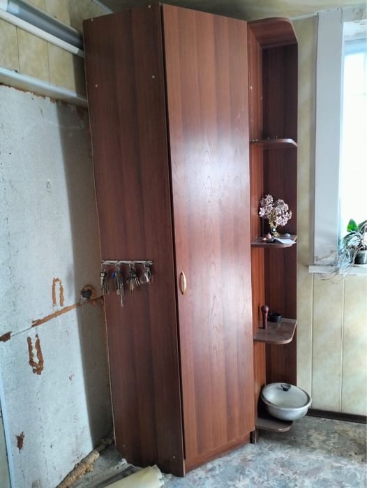Продается угловой шкаф