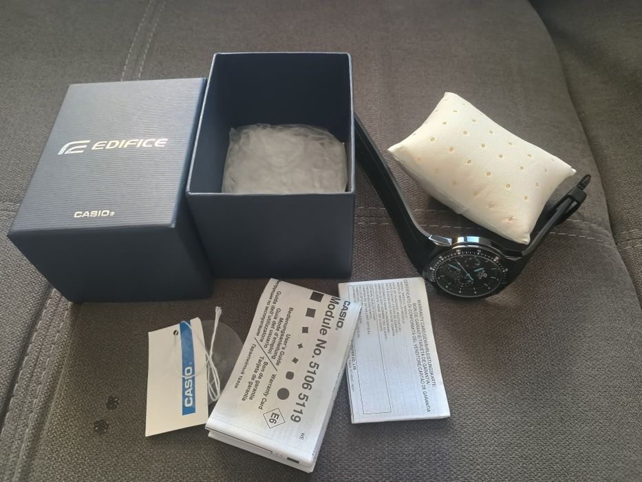 Продавам Часовник Casio Edifice EF-552PB