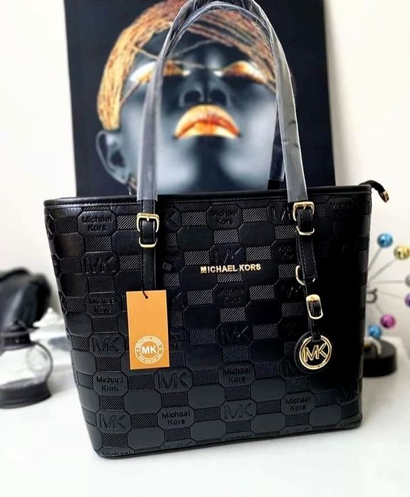 Genti Michael Kors,diverse dimensiuni si nuanțe,logo metalic auriu,sac