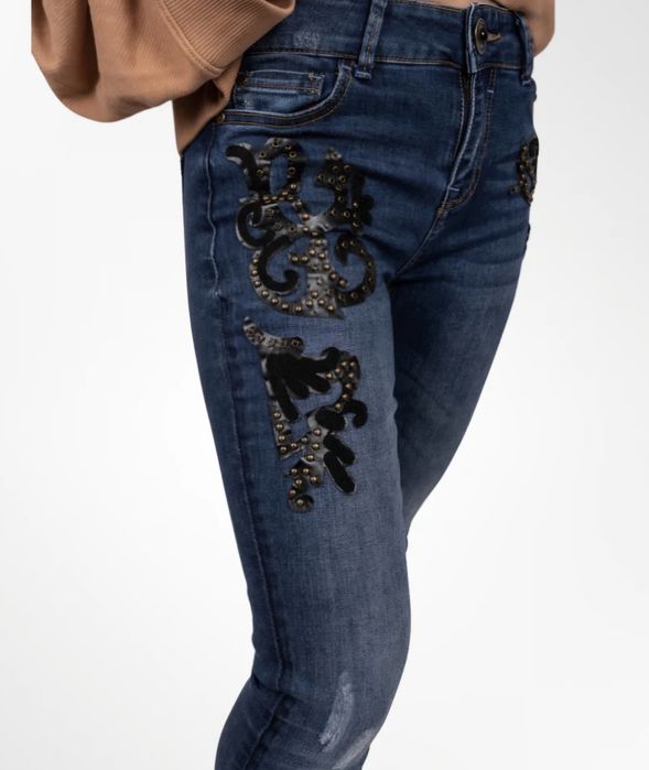 Дамски оригинални дънки. Desigual.  Като нови.