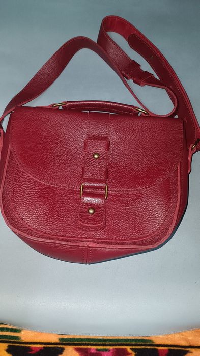 Продам натуральную кожаную сумку