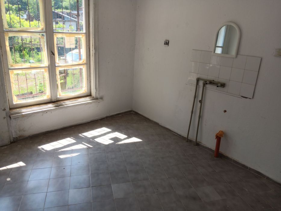 Продава се Къща в с. Бабица, Област Перник - 142 кв.м за 740 €/кв.м - Снимка #12