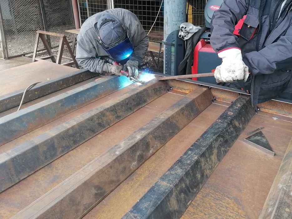 Reparatii/placari/reconditionari bene auto cu table HARDOX 400/450/500