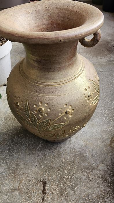 Ghiveci mare de teracotă