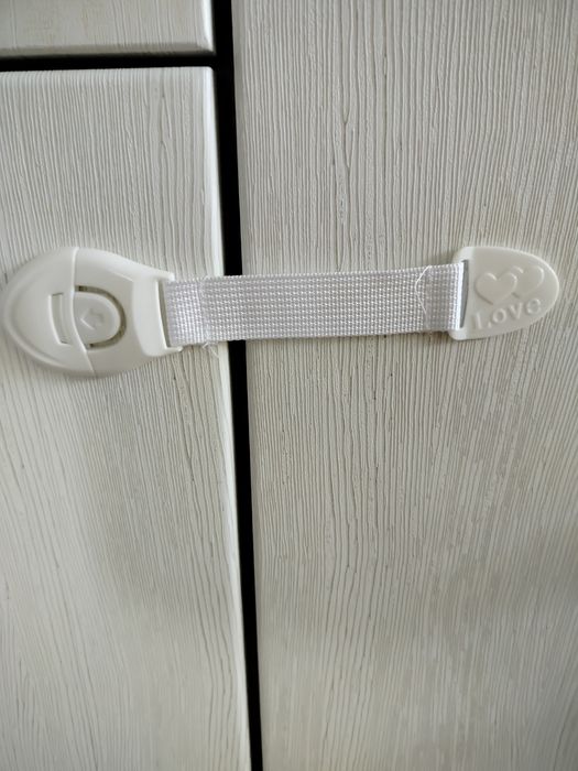 Блокираторы на мебель