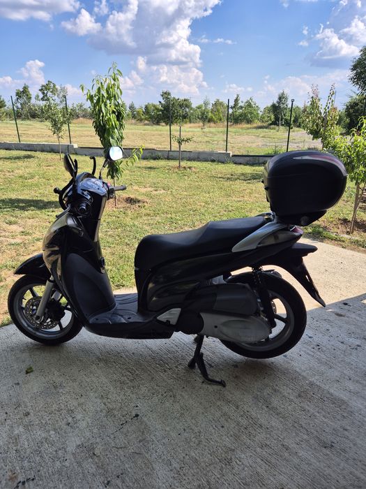 Скутер Honda sh 300  Хонда