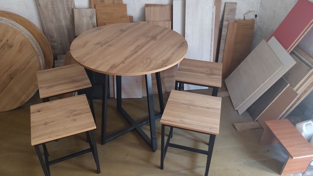 Стол в стиле Лофт