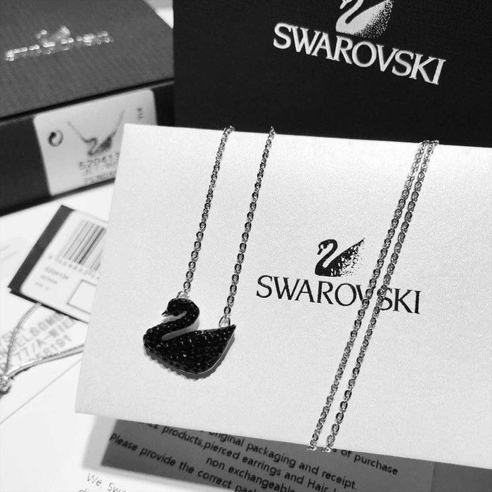 Colier Swarovski Swan / Lebădă Neagră - nou, în cutie