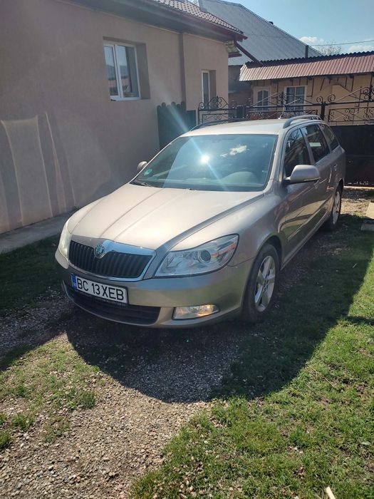 Mașina skoda Octavia