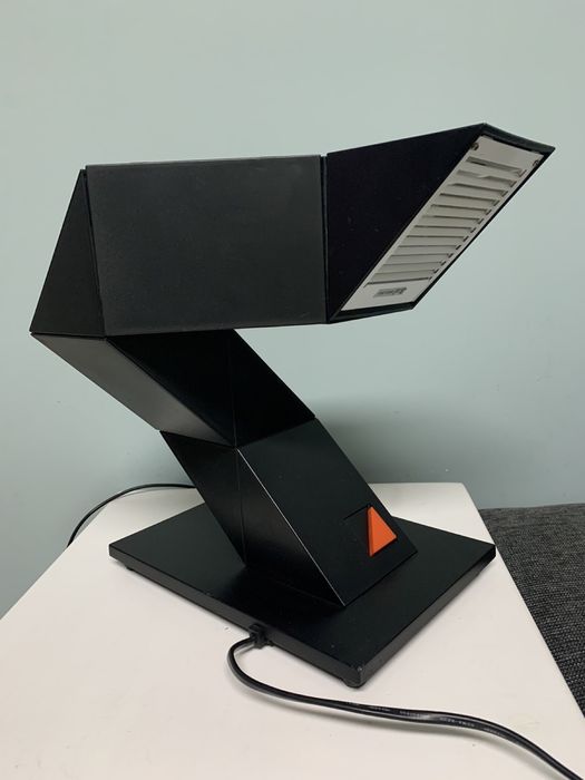 Zig Zack настолна лампа от Shui L. D. Chan, 1984