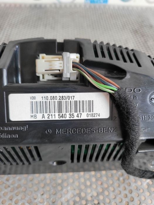 Ceasuri Bord Mercedes E Class W211 Diesel Volan Stanga Cod A2115403547 Dezmembrez Mercedes E Class W211 2.7 Cdi Automat Cod Motor 612 Volan Stanga Xen