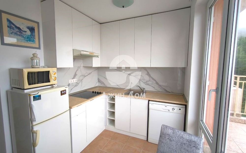Продава се Тристаен апартамент в Свети Влас - 82 кв.м за 1147 €/кв.м - Снимка #2
