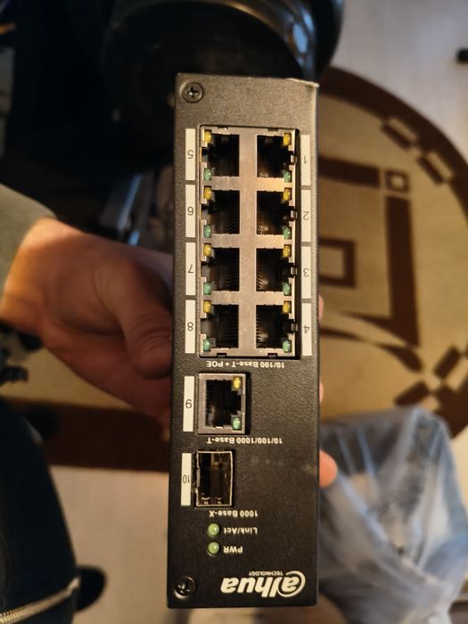 Switch dahua cu compatibilitate poe