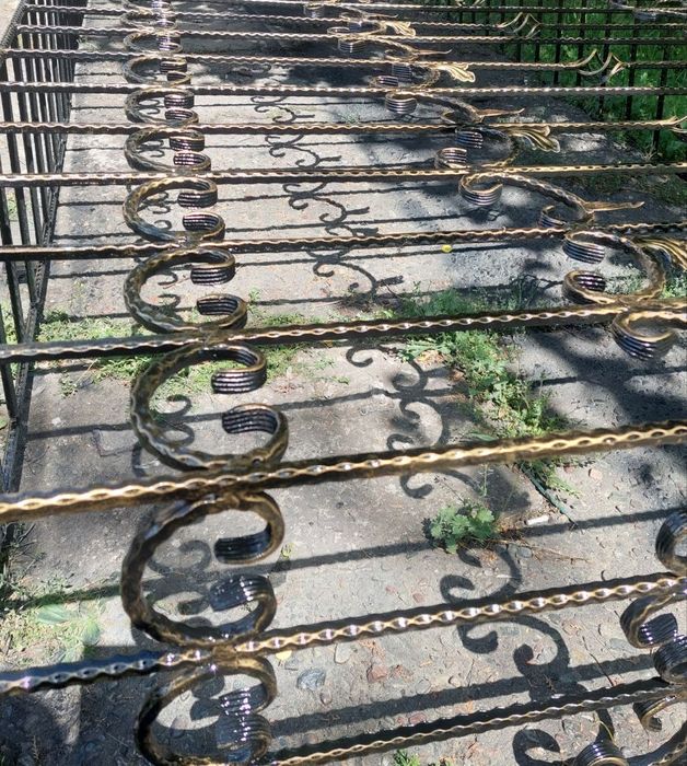 Решетки, перила, ворота, навесы из лексана, ограждения, жалюзи, панжар