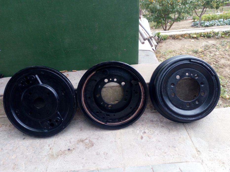 Продавам спирачни барабани от Волгаи