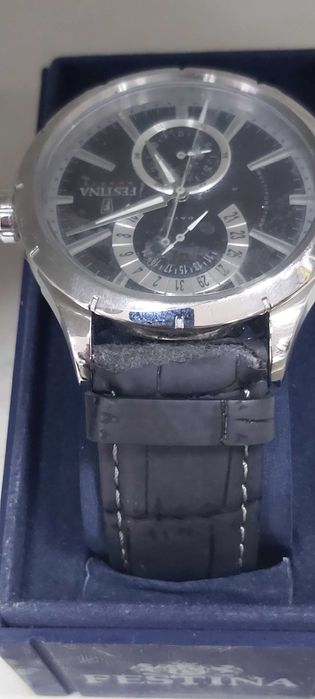 Часовник FESTINA f16573