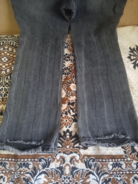 Продам джинсы мужские