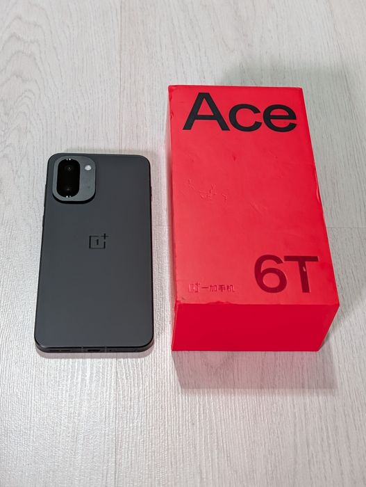 One Plus Ace 6T 256 gb Ram 24 5G