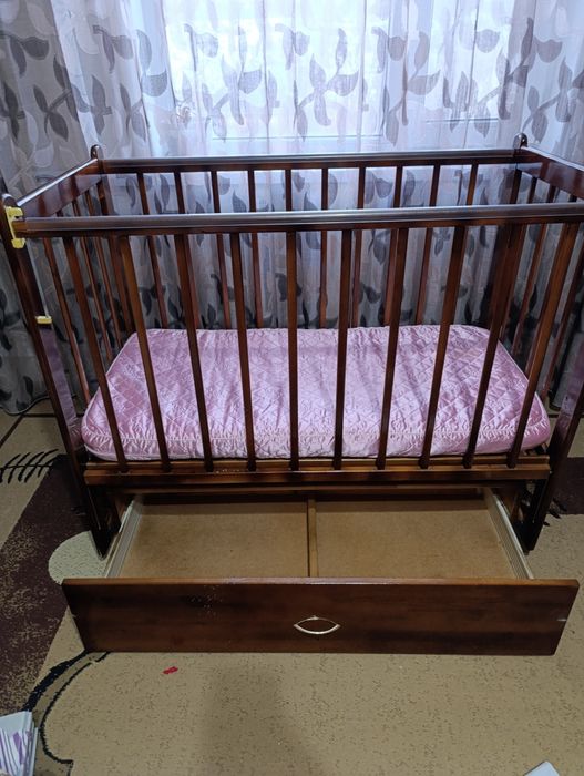 Детская кроватка ( манеж )